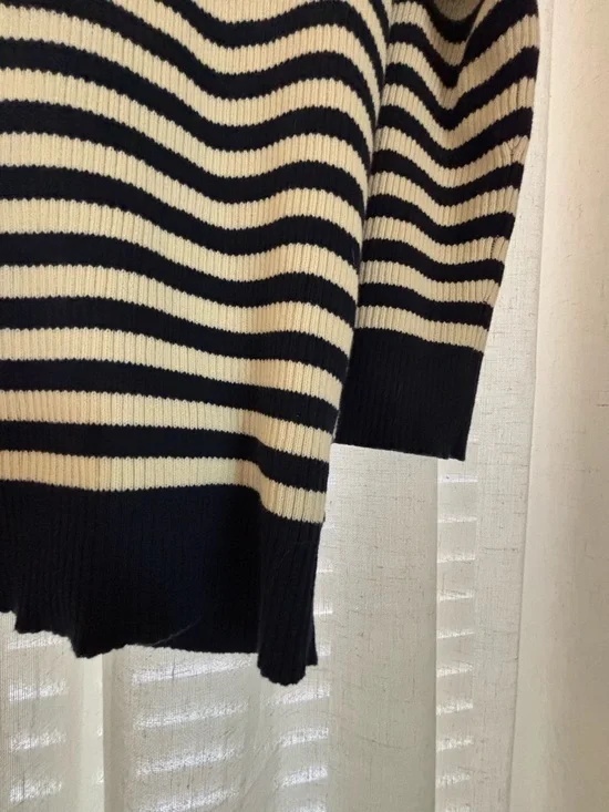 Tory Burch Navy and Cream Floral Zip Cardigan - Picture 7 of 10